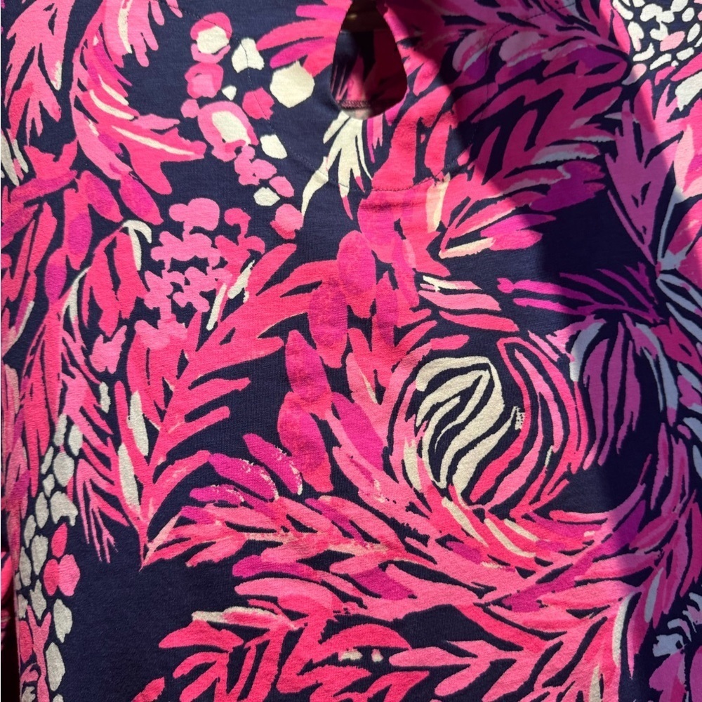 Lilly Pulitzer 3/4 sleeve It’s a jungle in here Top NWOT Size Small
95% cotton - Picture 4 of 5